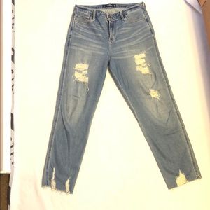 Ultra high rise mom jeans size 31 long.